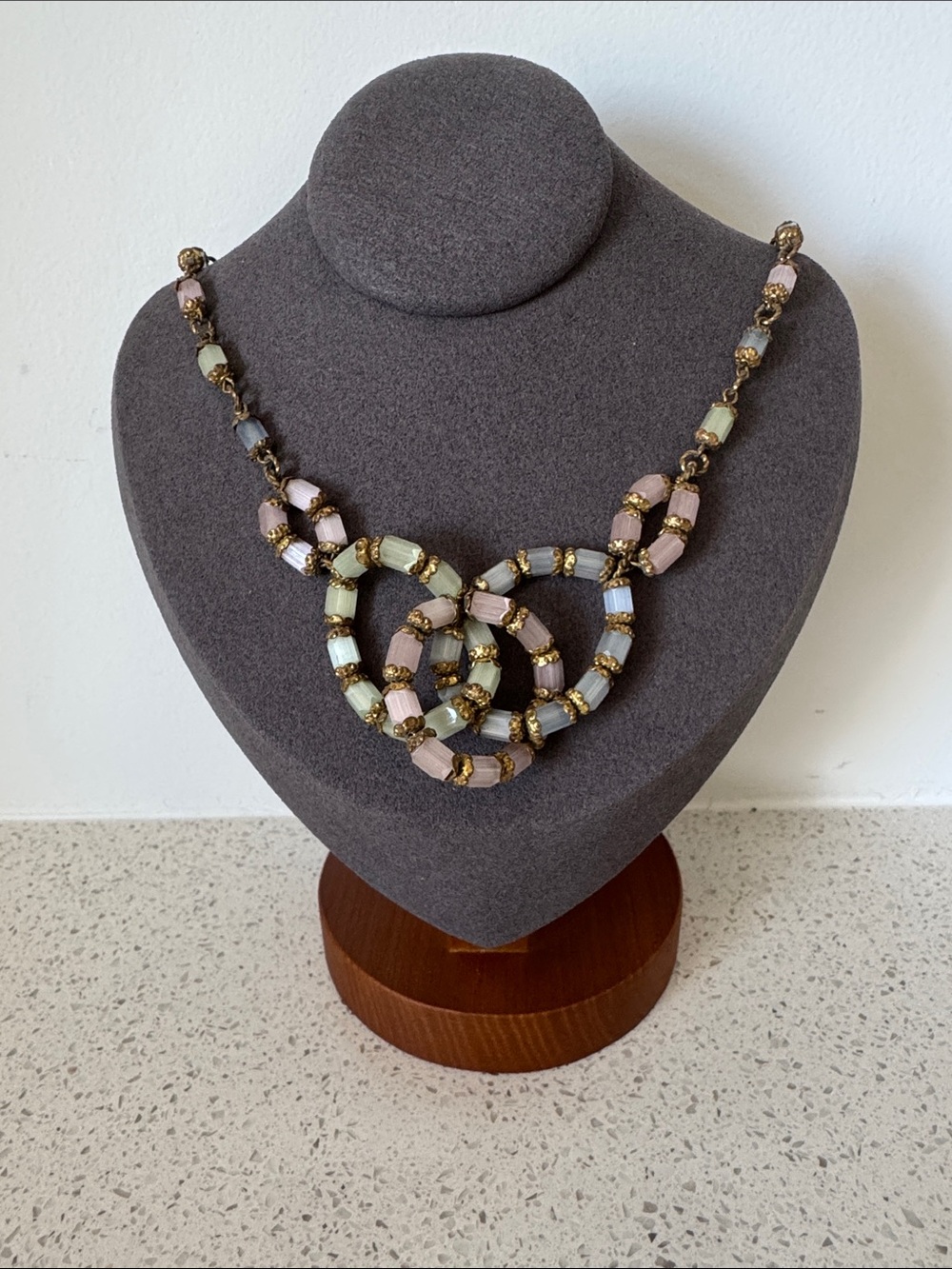Vintage Multicoloured Pastel Cut Crystal Pastel and Gilt Metal Necklace